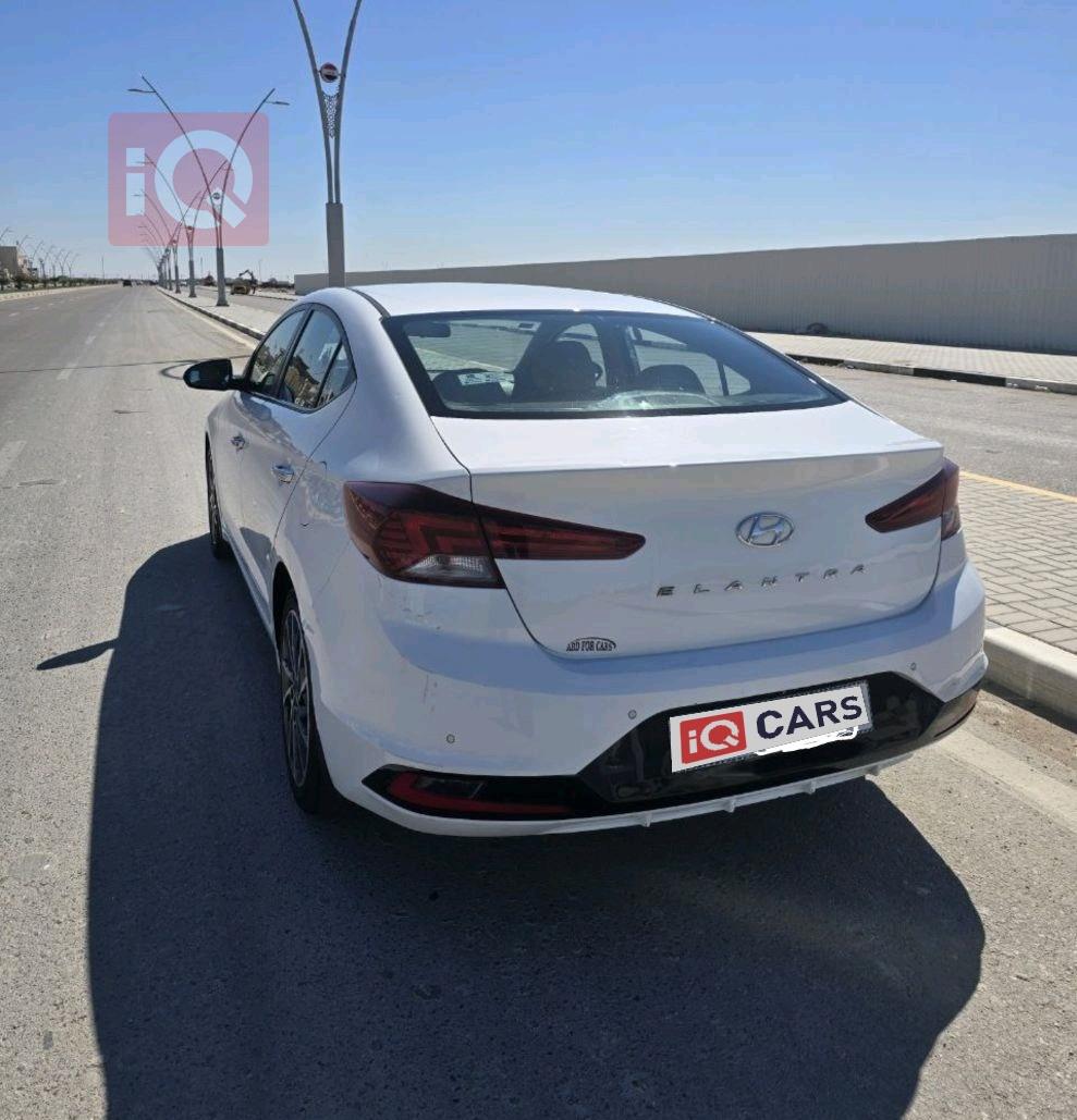 هيونداي النترا